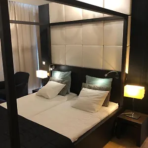 The 5 Hotel Brujas
