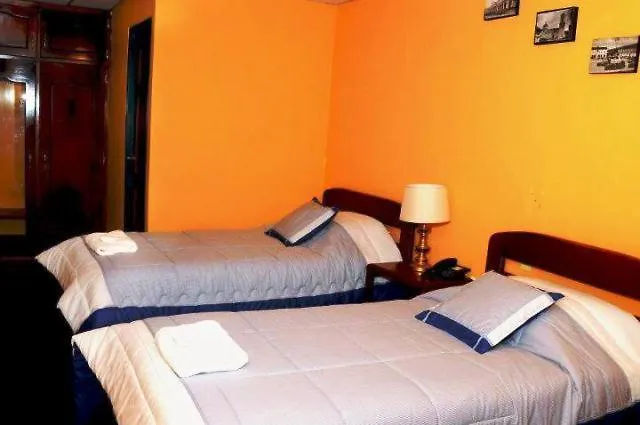 Hostal Vista Amazonas Albergue Quito 0*,  Ecuador