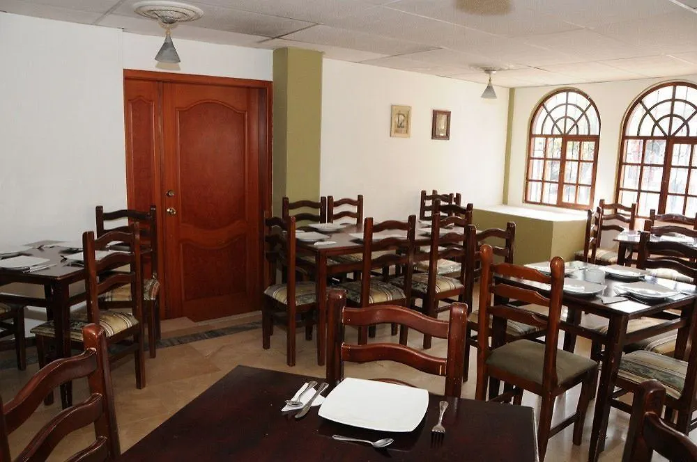 Hostal Vista Amazonas Albergue Quito