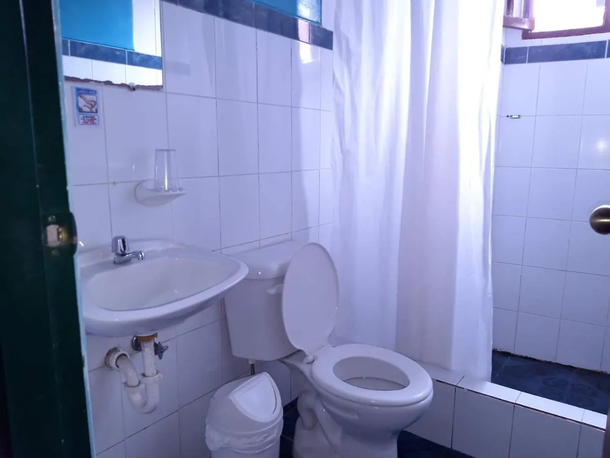 Hostal Vista Amazonas Albergue Quito Ecuador